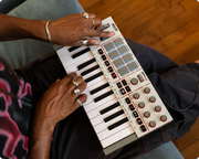 Akai MPK MINI MK4 Compact Midi Keyboard and Pad MIDI Controller White